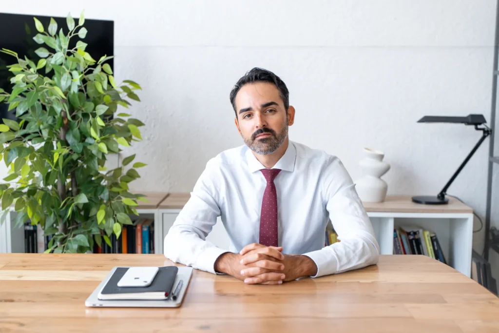 Guillermo Mateo, abogado, en su despacho de Cádiz